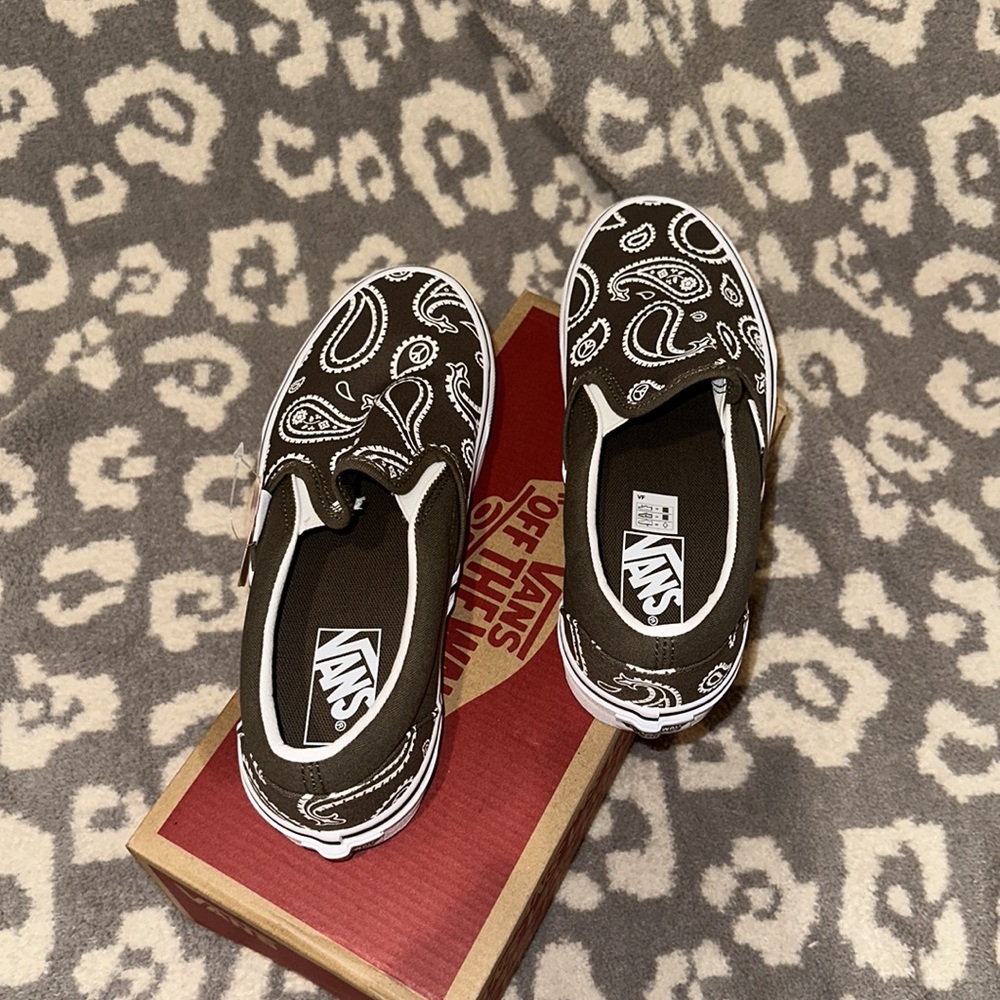 Classic Slip-on Vans New in Peace ✌🏻 Paisley & Grape Lea 😘 - Picture 10 of 17